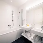 Lägenhet Bellevue Residences - Luxurious Lakeside *