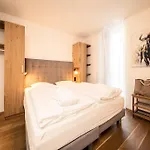 Bellevue Residences - Luxurious Lakeside * צל-אם-זי