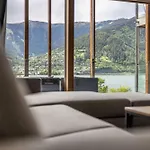 Bellevue Residences - Luxurious Lakeside דירה צל-אם-זי