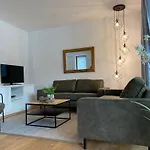 Bellevue Residences - Luxurious Lakeside * צל-אם-זי