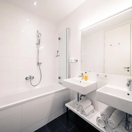 Apartment Bellevue Residences - Luxurious Lakeside *