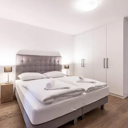 Bellevue Residences - Luxurious Lakeside *