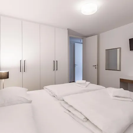 Apartament Bellevue Residences - Luxurious Lakeside *