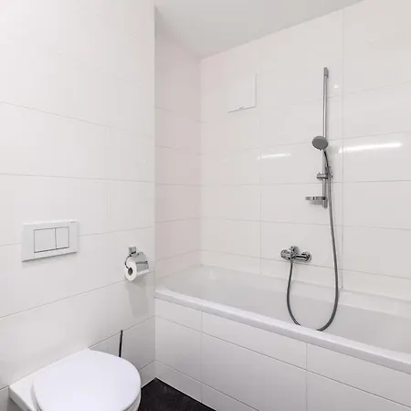 Bellevue Residences - Luxurious Lakeside Apartment