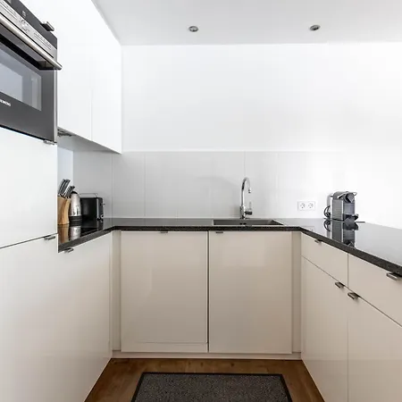 Bellevue Residences - Luxurious Lakeside *