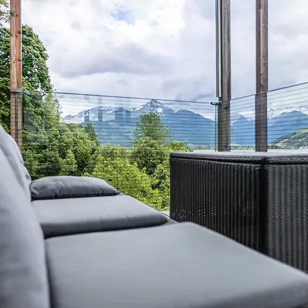 Bellevue Residences - Luxurious Lakeside