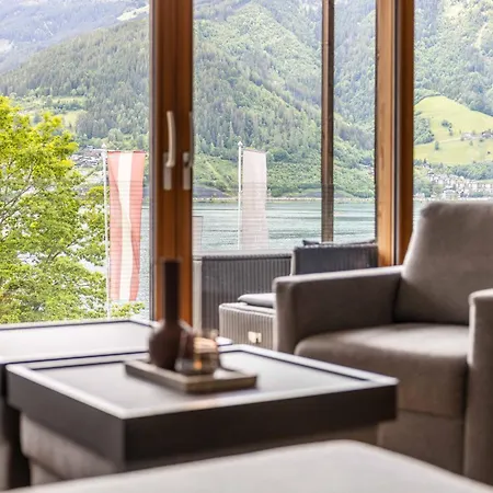 Bellevue Residences - Luxurious Lakeside Apartament