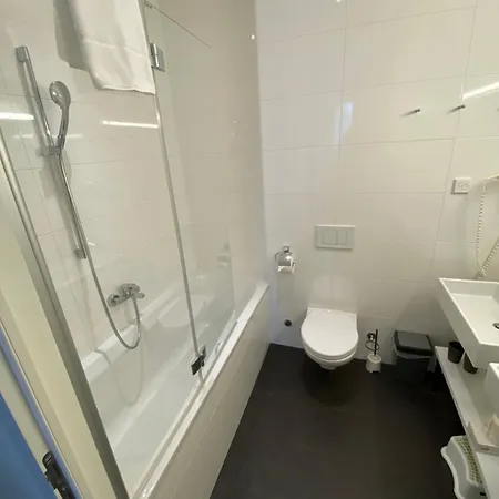 Bellevue Residences - Luxurious Lakeside *