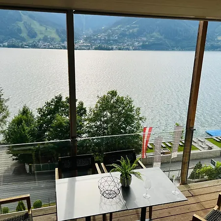 Apartment Bellevue Residences - Luxurious Lakeside