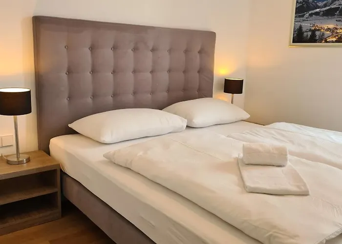 Bellevue Residences - Luxurious Lakeside Apartamento