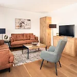 Bellevue Residences - Luxurious Lakeside * צל-אם-זי