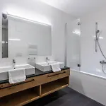 Bellevue Residences - Luxurious Lakeside צל-אם-זי