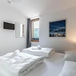 Bellevue Residences - Luxurious Lakeside דירה צל-אם-זי