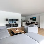 Bellevue Residences - Luxurious Lakeside *
