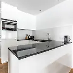 Bellevue Residences - Luxurious Lakeside דירה צל-אם-זי