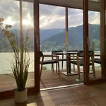 דירה Bellevue Residences - Luxurious Lakeside