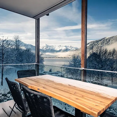 Bellevue Residences - Luxurious Lakeside Apartment *