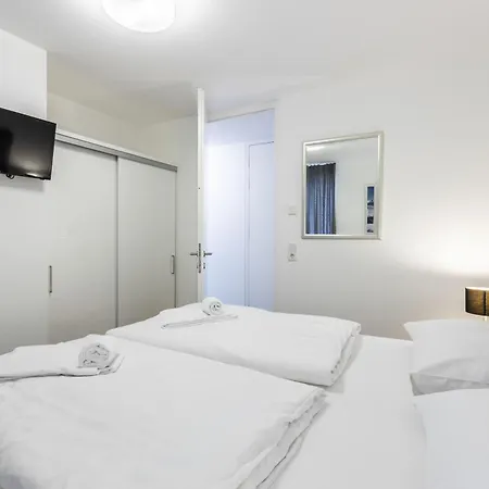 Apartment Bellevue Residences - Luxurious Lakeside *