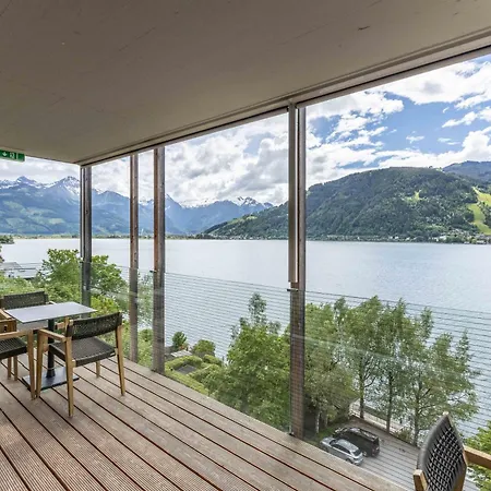 Bellevue Residences - Luxurious Lakeside Apartment