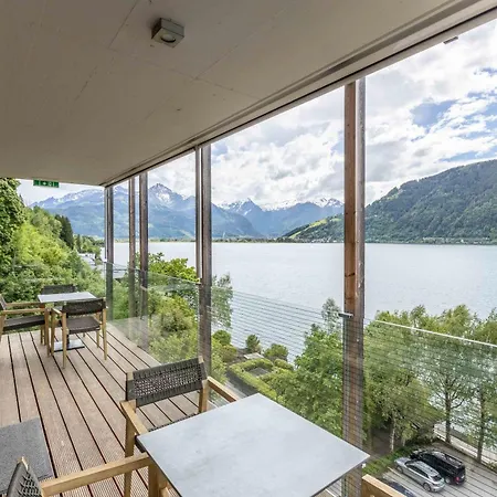 Bellevue Residences - Luxurious Lakeside *