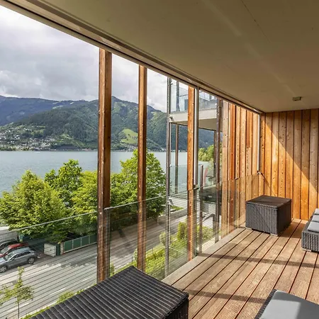 Bellevue Residences - Luxurious Lakeside Apartment *