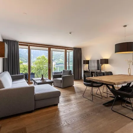 Bellevue Residences - Luxurious Lakeside Apartment